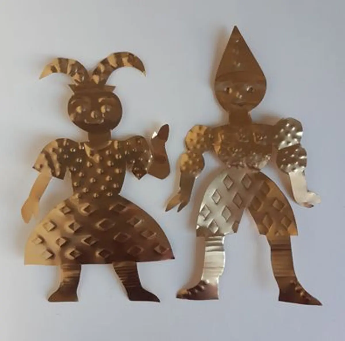 LES ATELIERS DU MERCREDI / Atelier Gaufrage papier & métal