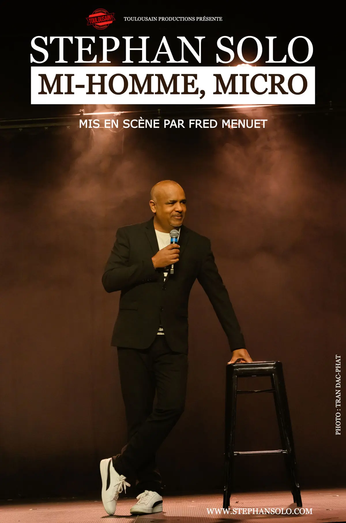 Stephan Solo : Mi-homme, Micro