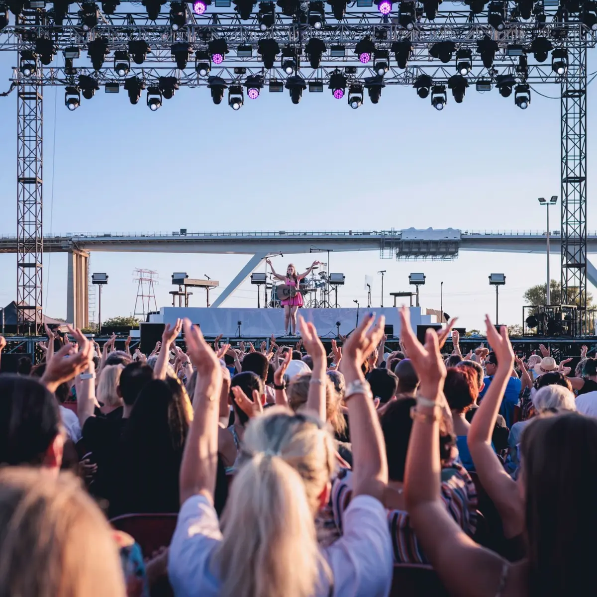 Venez découvrir les concerts du Martigues Summer Festiv'Halle