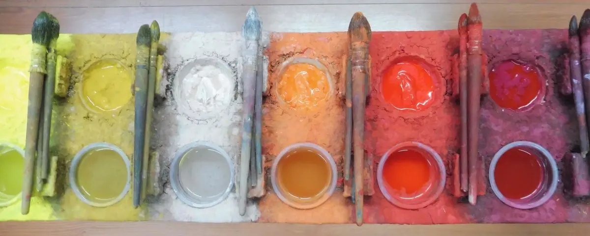 Le Jeu de Peindre selon la pratique d'Arno Stern - atelier hebdomadaire intergénérationnel de 3 à 103 ans