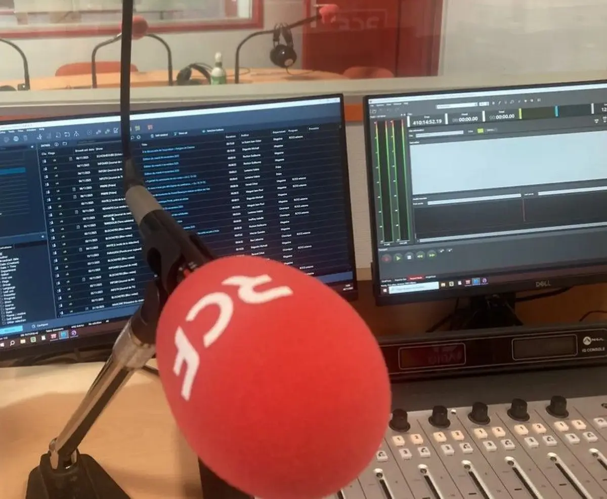 Visite des studios de la radio RCF