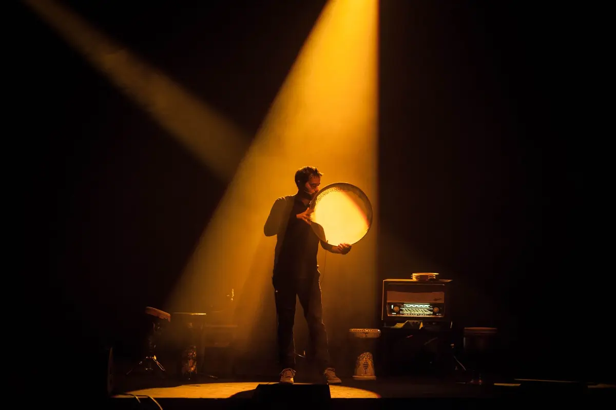 Tambours Calices, voyages d'un atypique