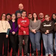 Dépêche-toi, ma biche ! On va rater l’avion !