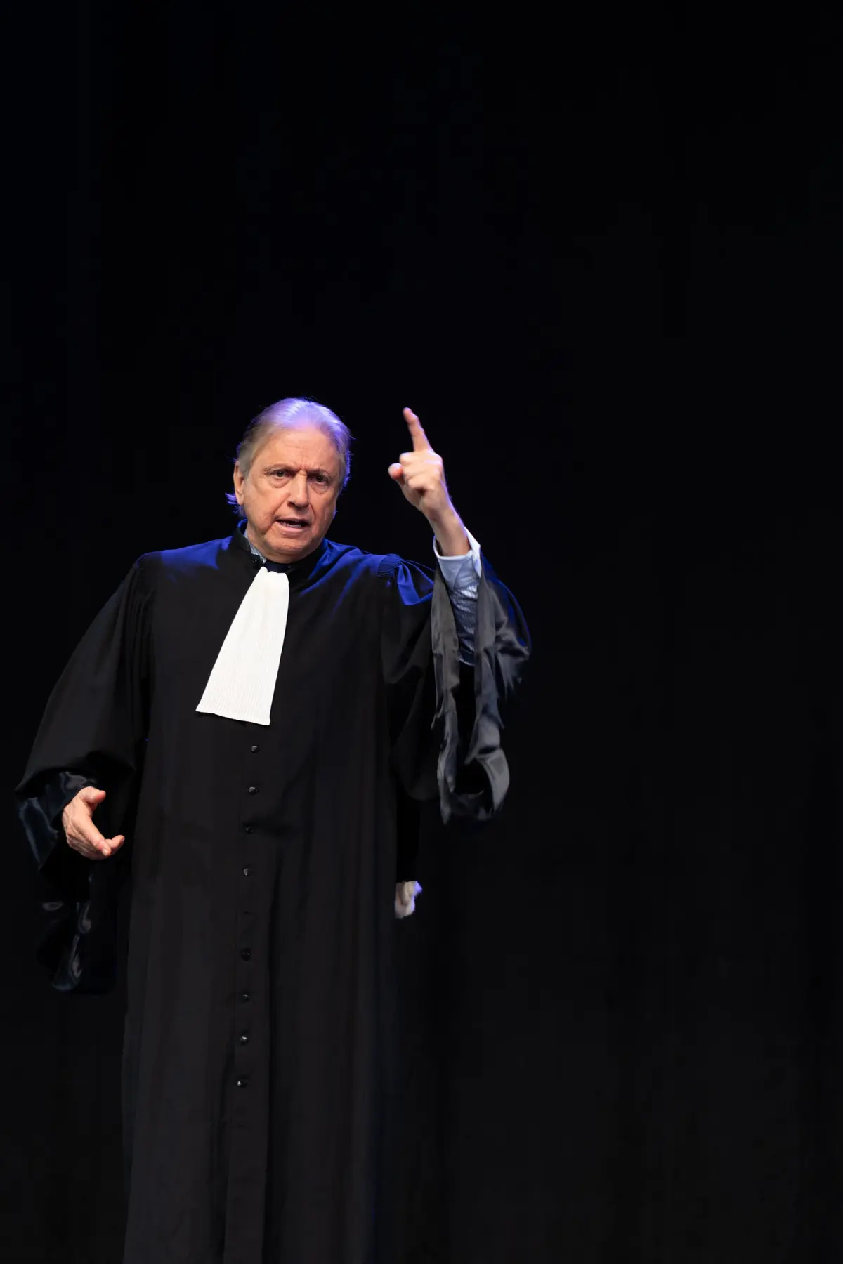 Badinter à Antibes au Théâtre Antibéa