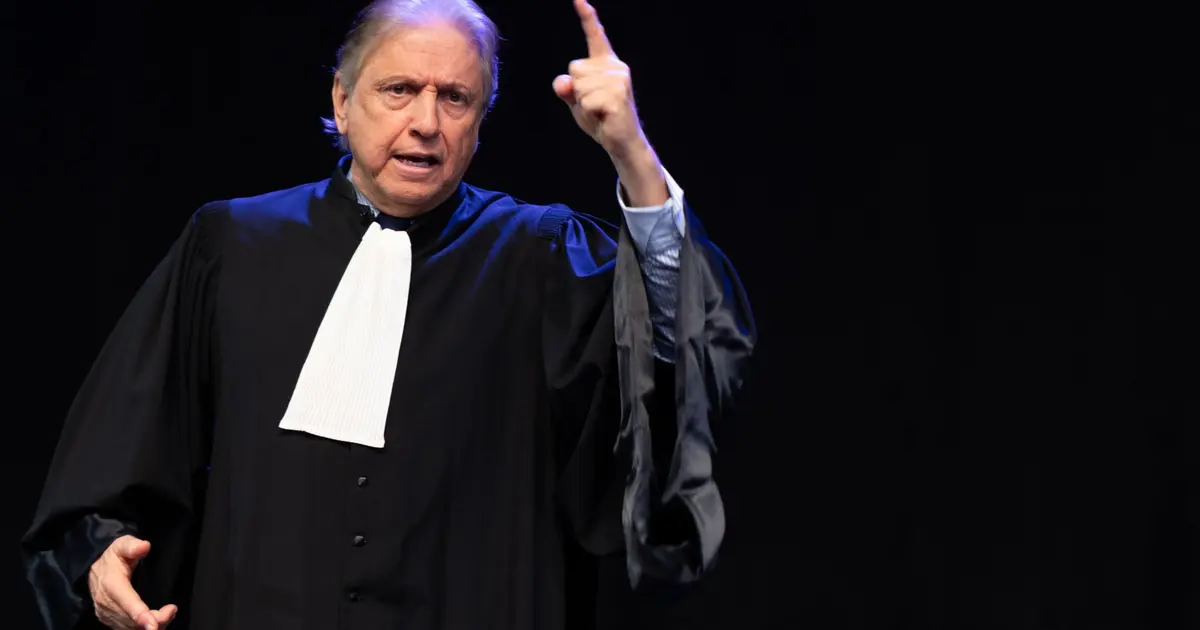 Badinter à Antibes au Théâtre Antibéa