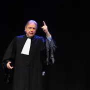 Badinter à Antibes au Théâtre Antibéa