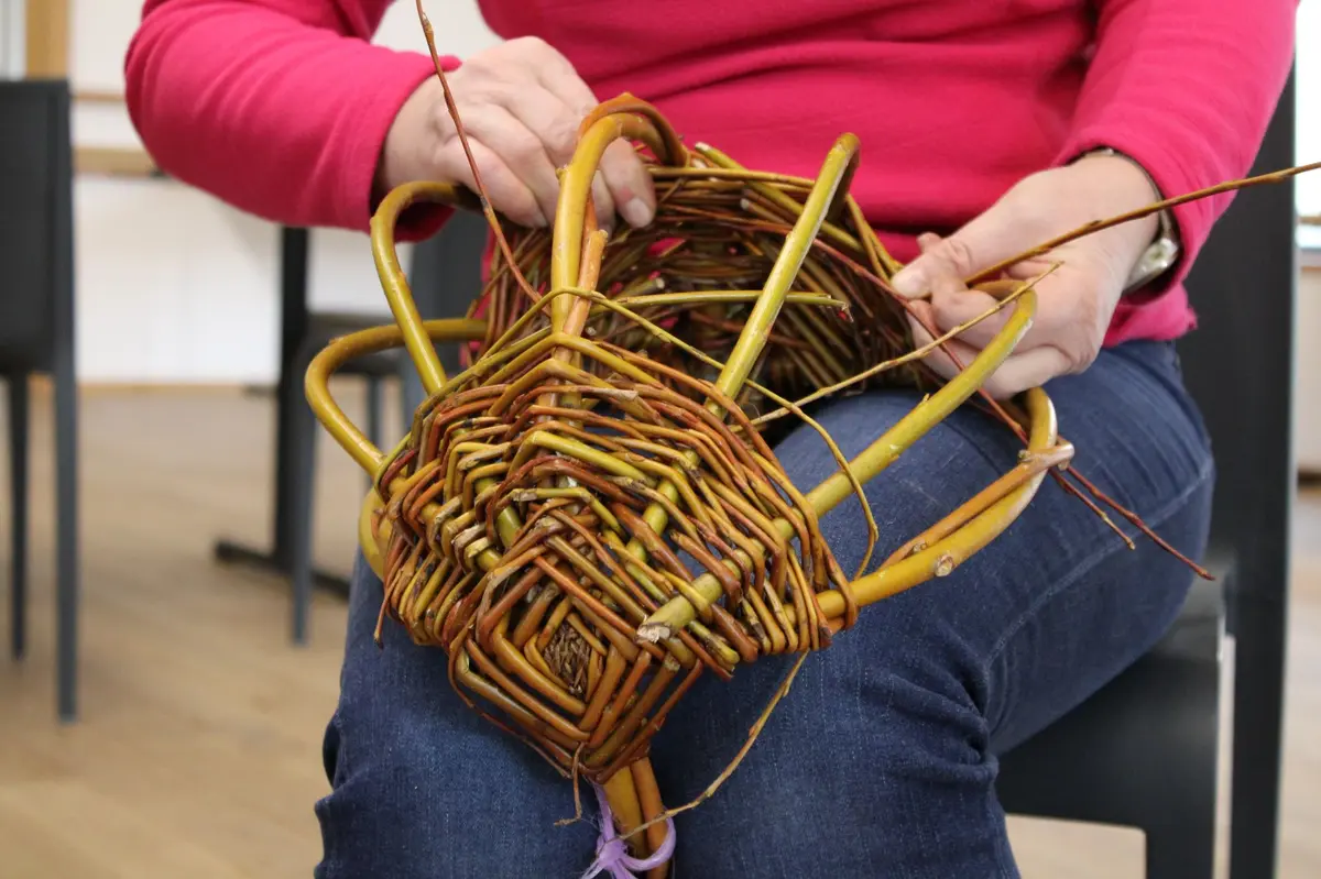 Atelier - Fabrication d'un panier à arceaux