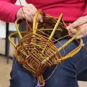 Atelier - Fabrication d'un panier à arceaux