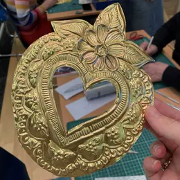 Atelier de Noël : Créez une crèche de Noël en métal repoussé 