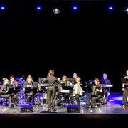 Accordéons sous les tilleuls