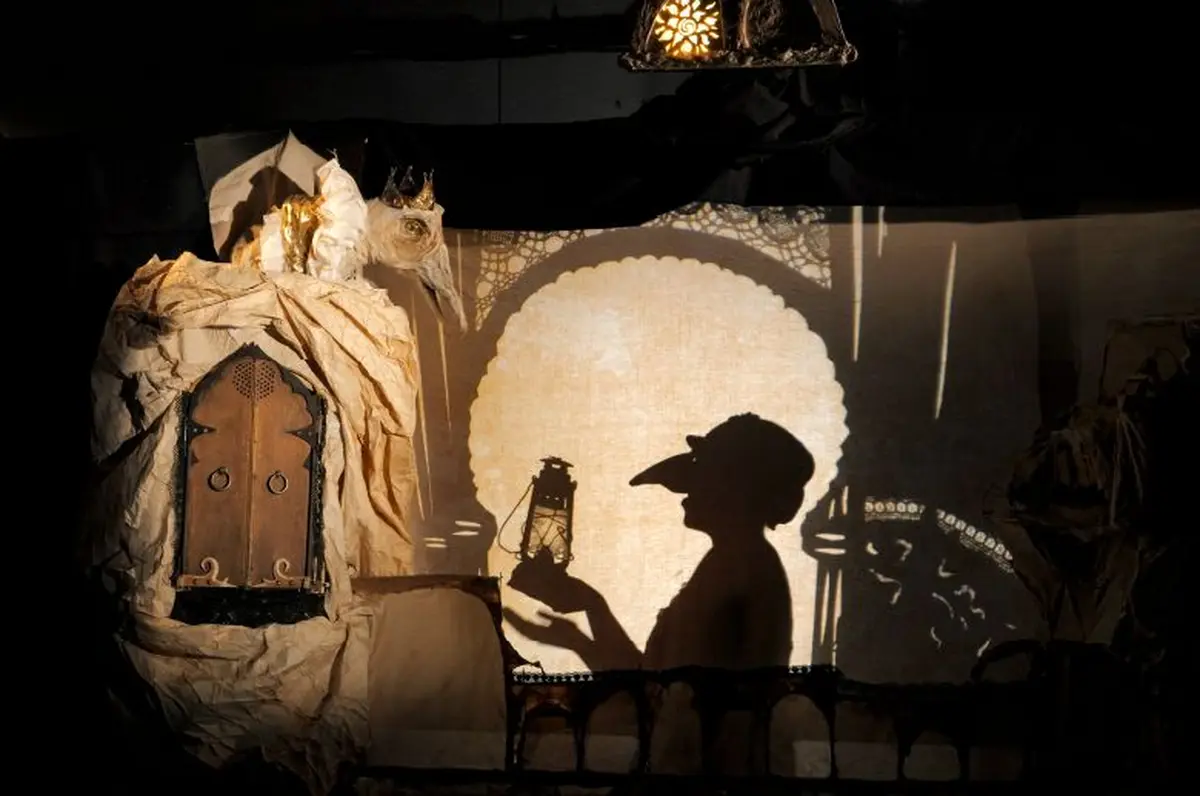 Et pourquoi pas empêcher la nuit de tomber ! - Cie Oui Sire