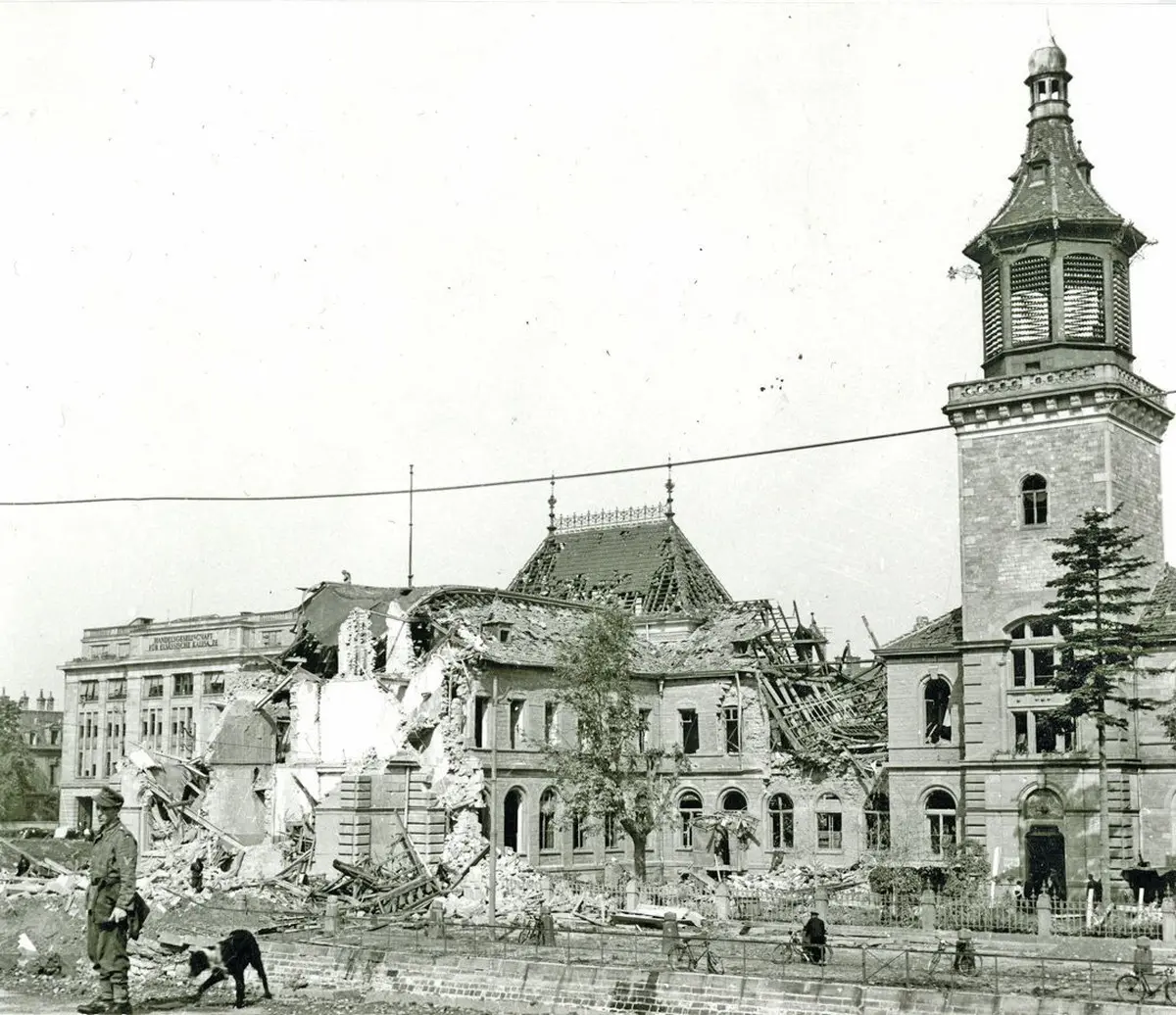 Les démolitions des bombardements de 1944 