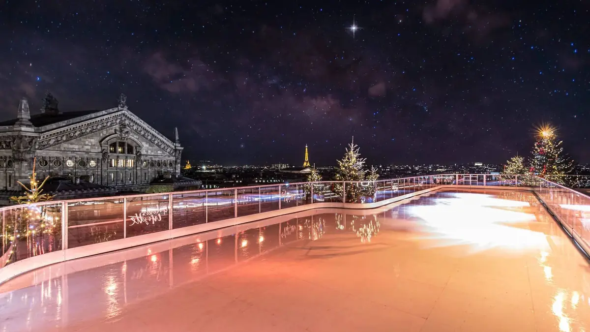 La patinoire sur le toit des Galeries Lafayette Paris Haussmann 2025/2026