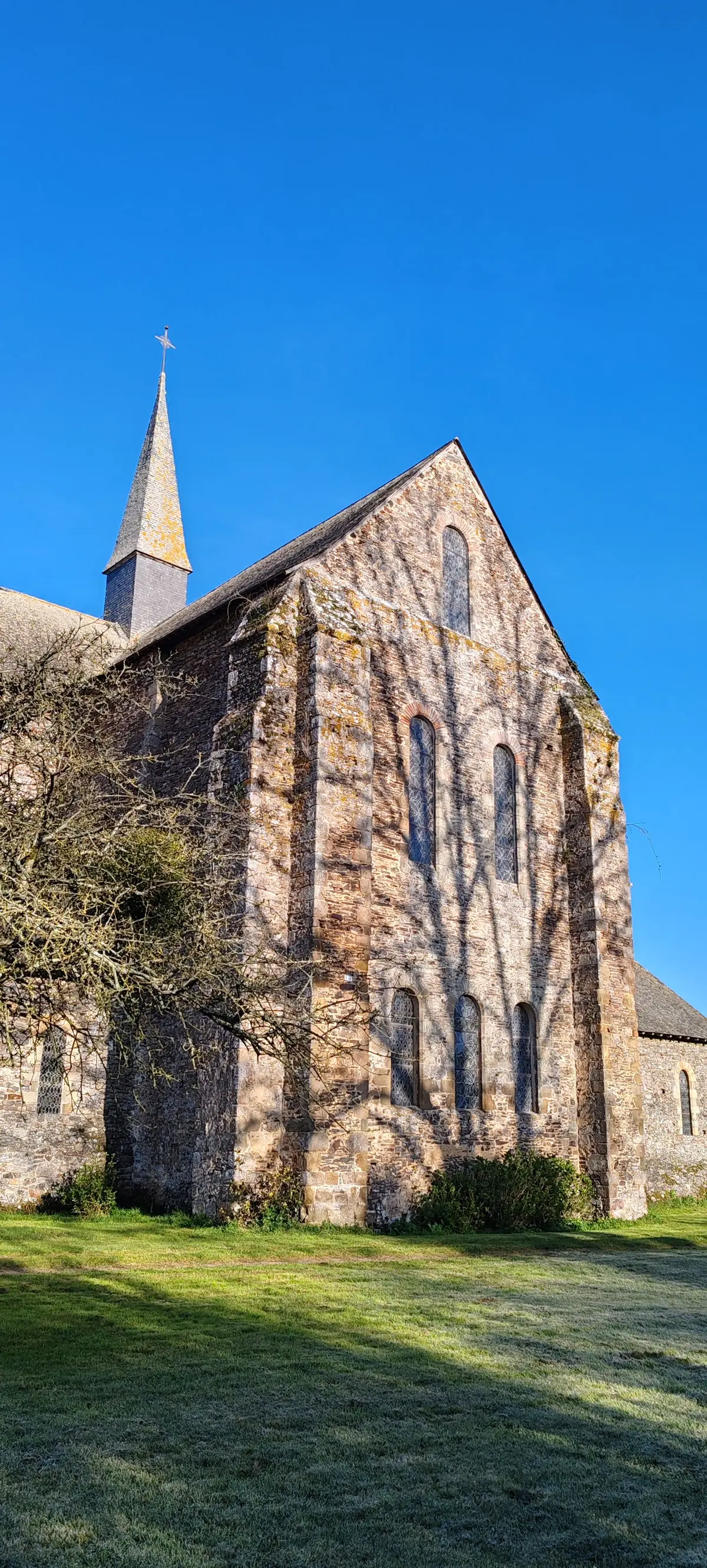 Visite nocturne de l'Abbaye de Clairmont  en juillet