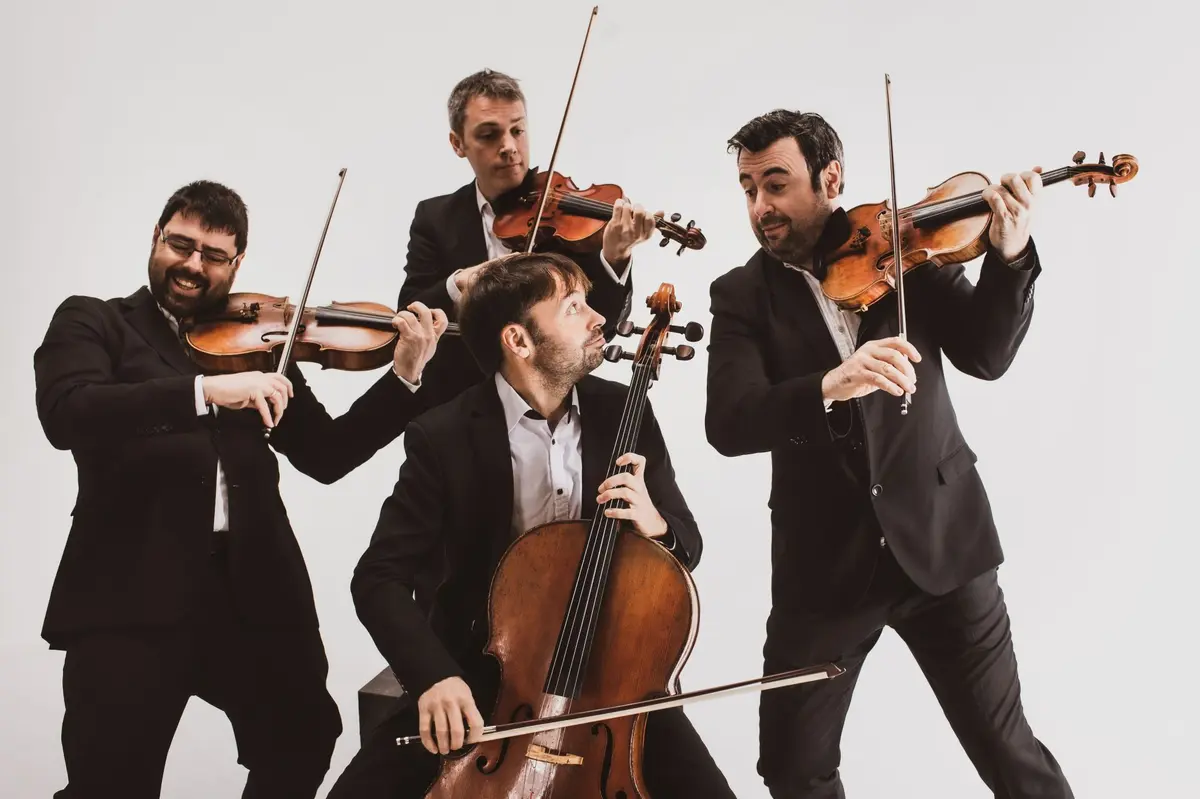 Éclisse Totale • Quatuor Léonis