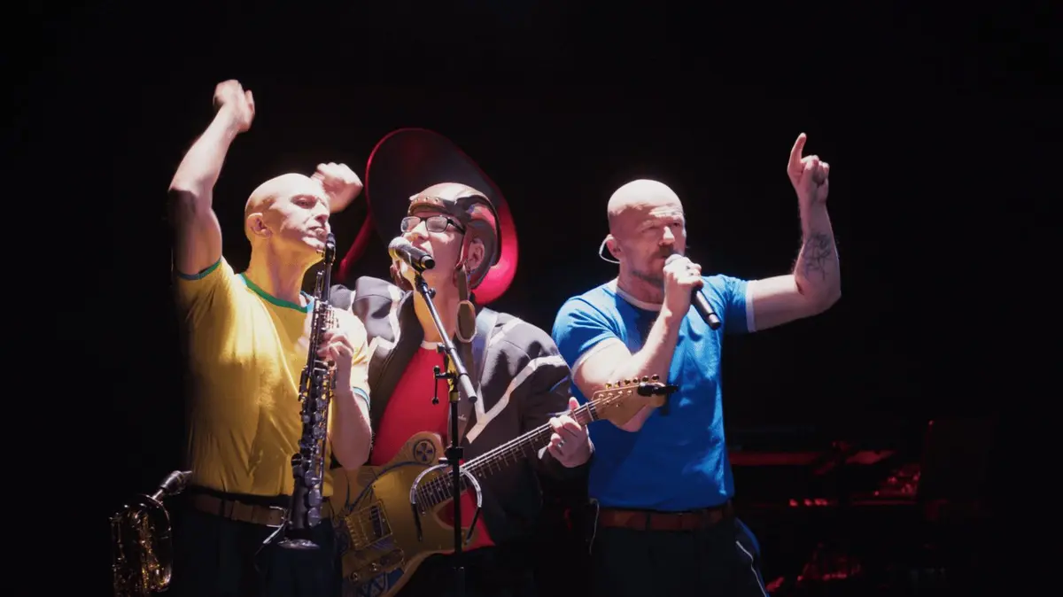 Un Tour de Piste • Weepers Circus