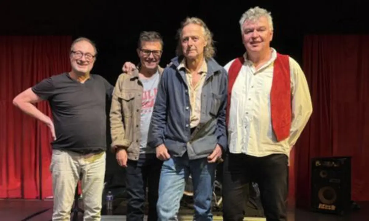 Rock in Chair – Sable Show