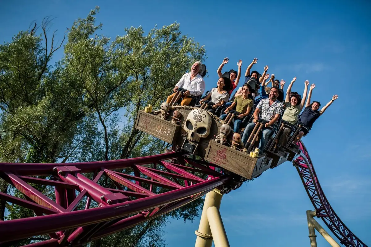 110 km/h, chute à 101°… voici les montagnes russes les plus folles de France