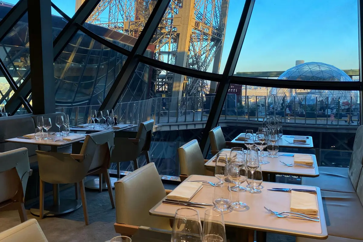 Tour Eiffel : Repas à Madame Brasserie