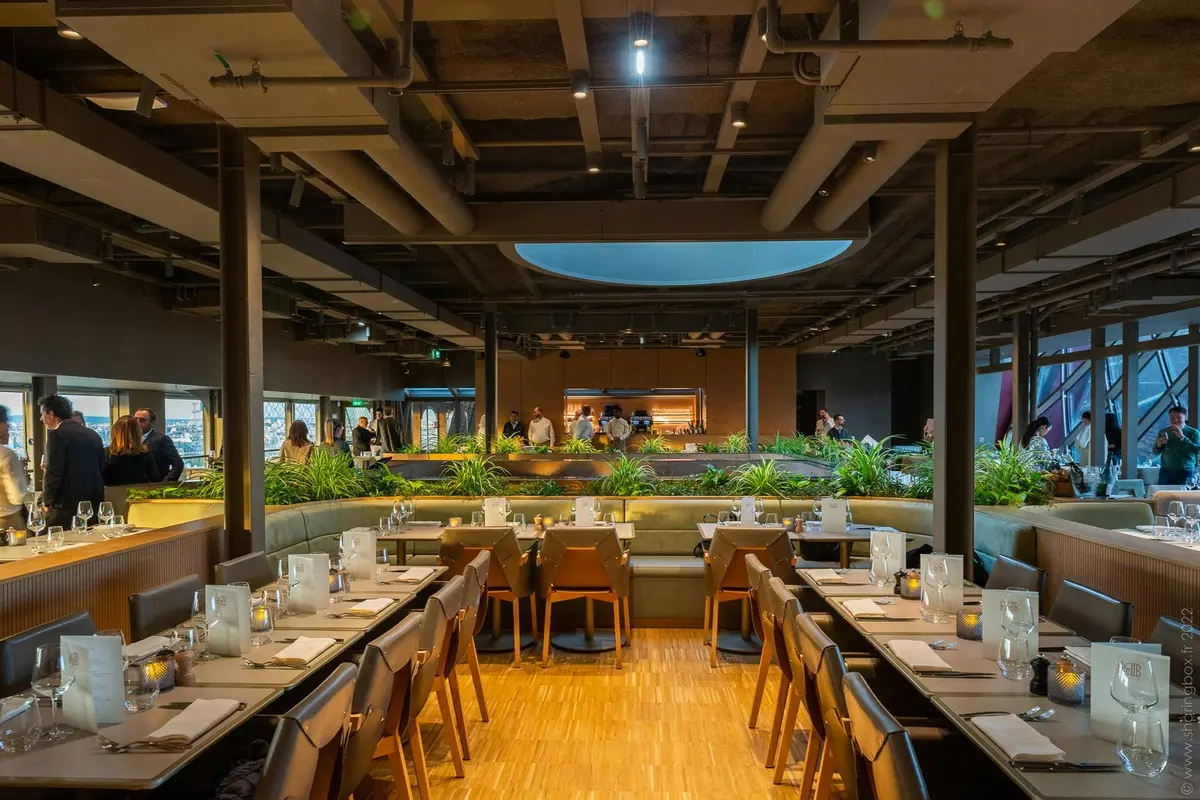 Tour Eiffel : Repas à Madame Brasserie
