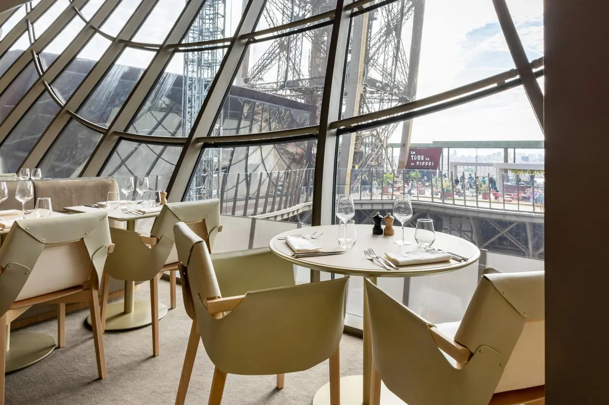 Tour Eiffel : Repas à Madame Brasserie