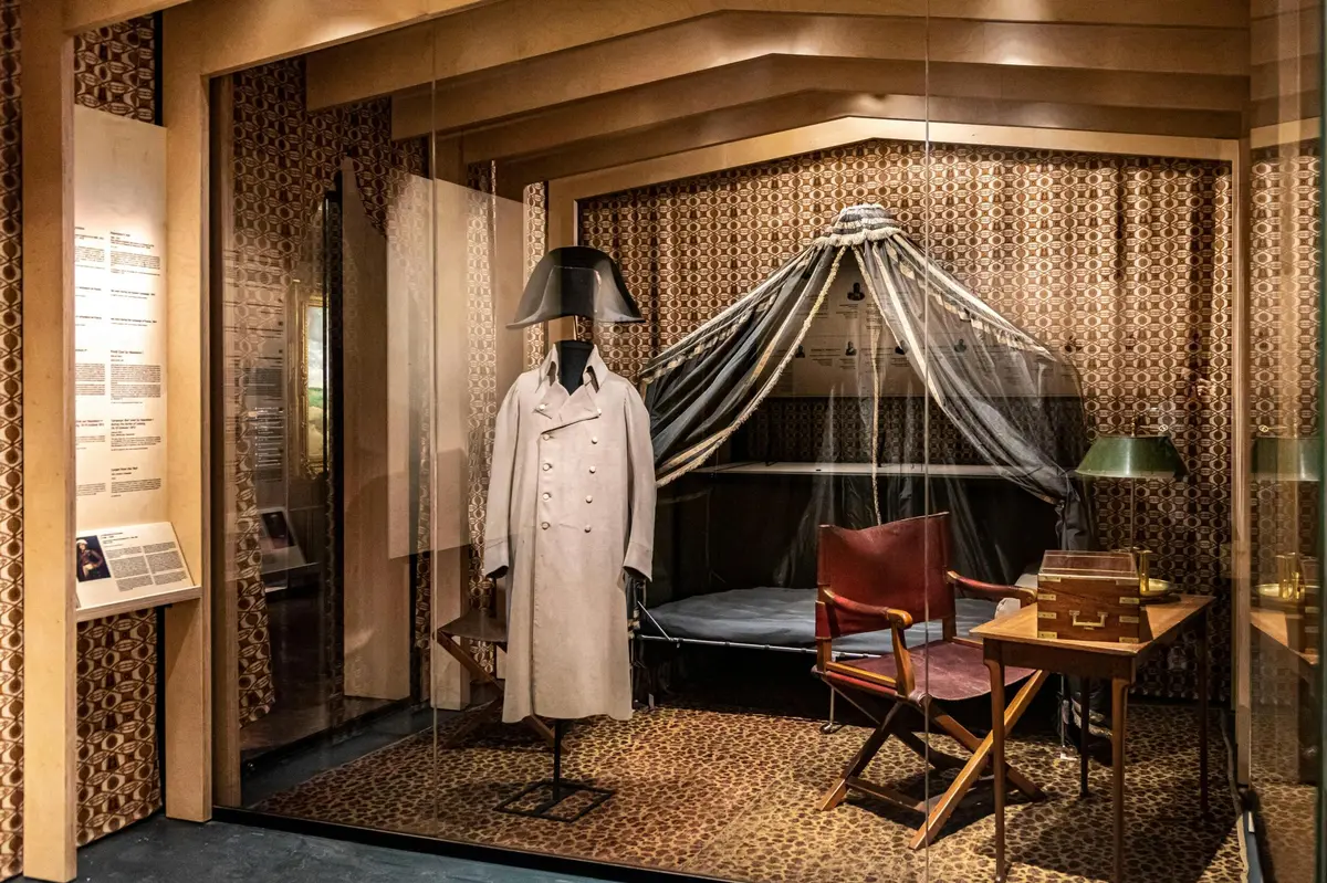 Bivouac, manteau, bicorne et objets personnels de Napoléon 1er