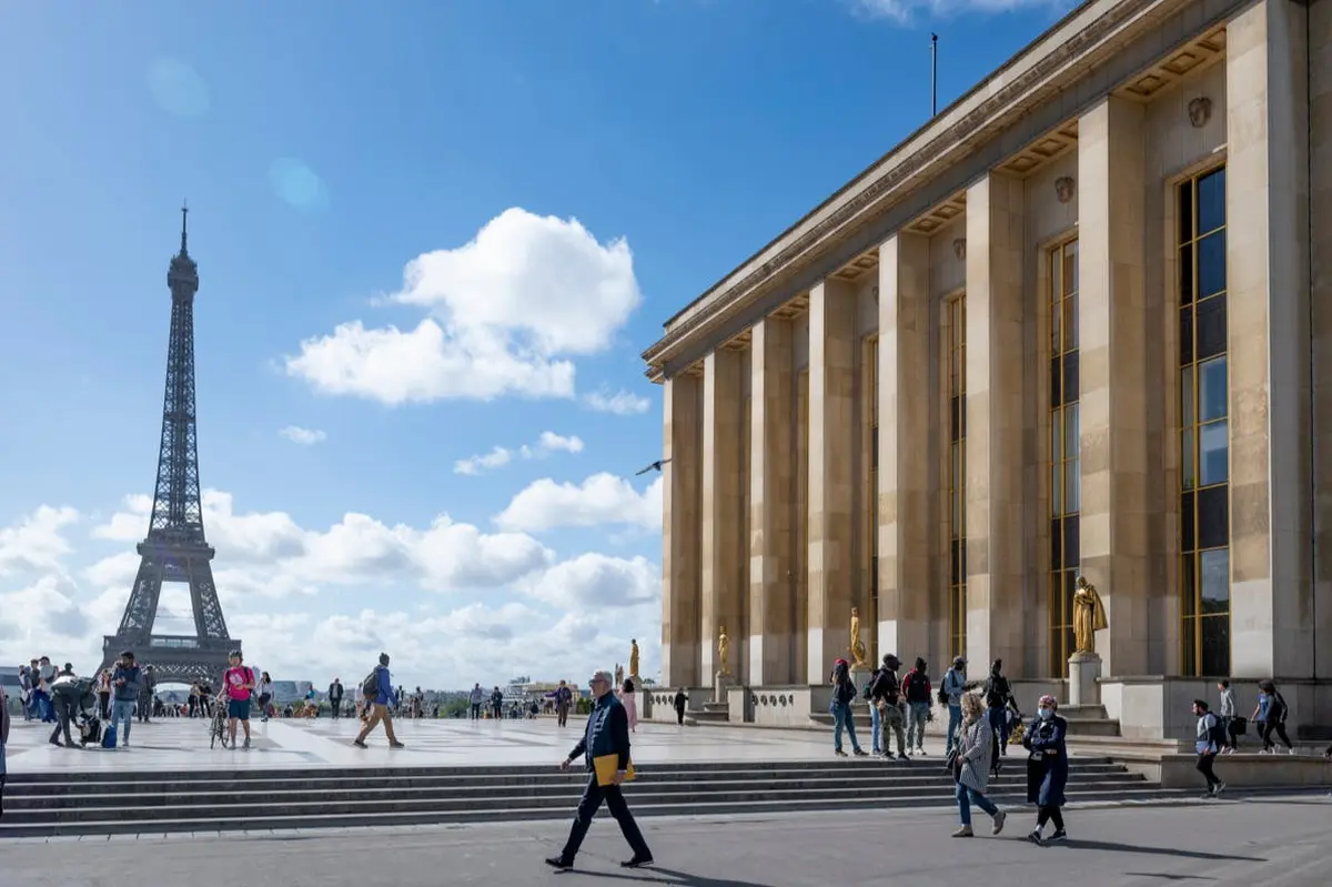 Vue de la Tour Eiffel depuis la place du Trocadéro et le Palais de Chaillot