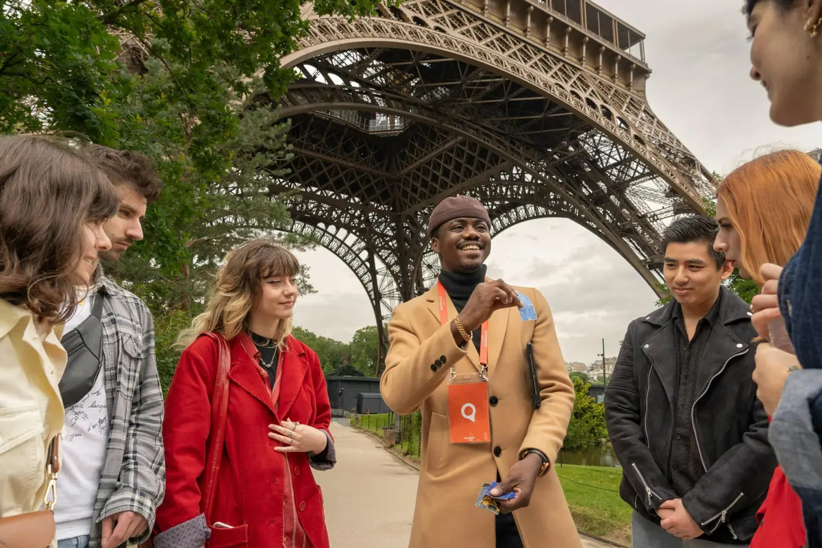 Tour Eiffel : Accès réservé au sommet + visite en petit groupe
