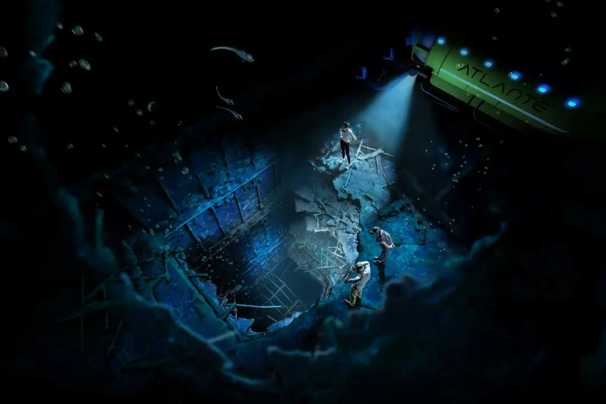 Scène sous-marine avec trois plongeurs explorant une structure engloutie éclairée par le projecteur d'un sous-marin.