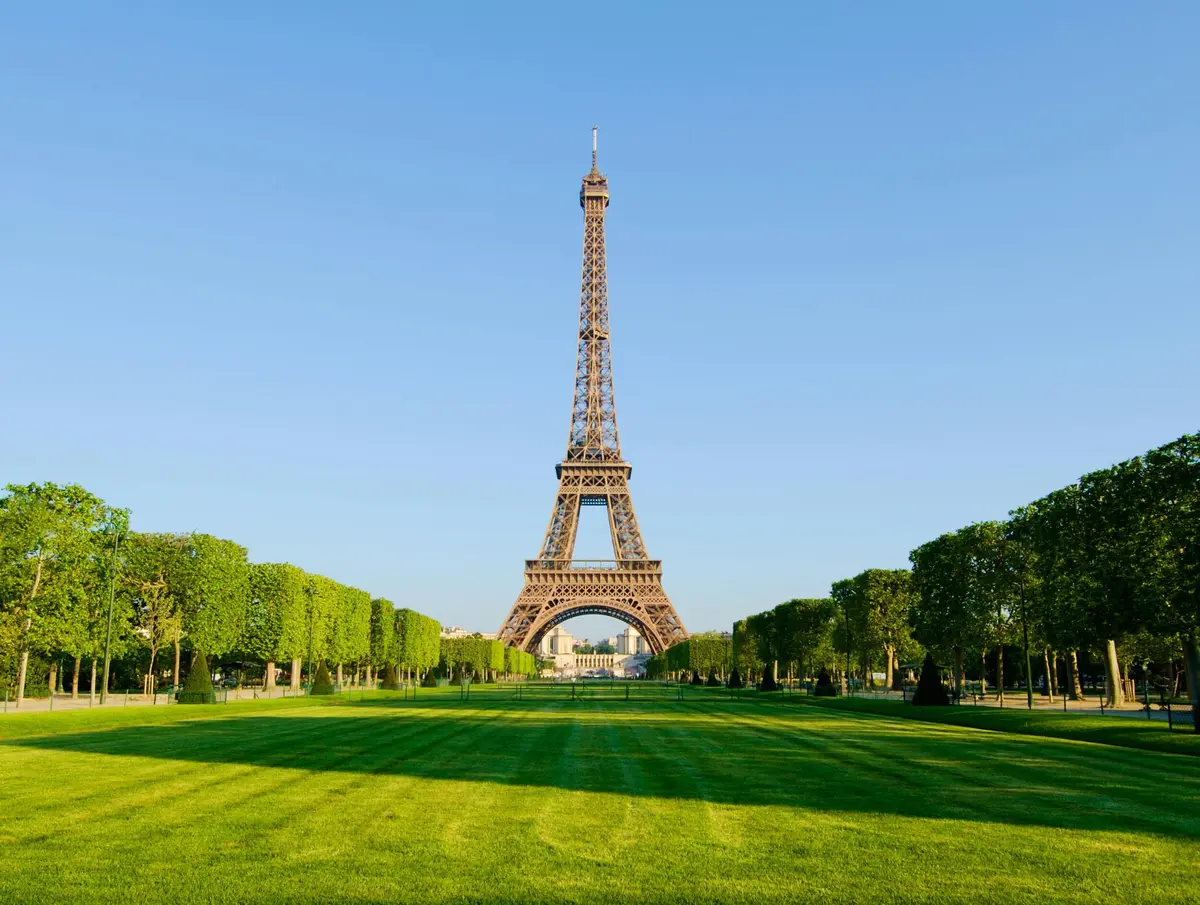Tour Eiffel : Entrée réservée + accès au deuxième étage par ascenseur + audioguide