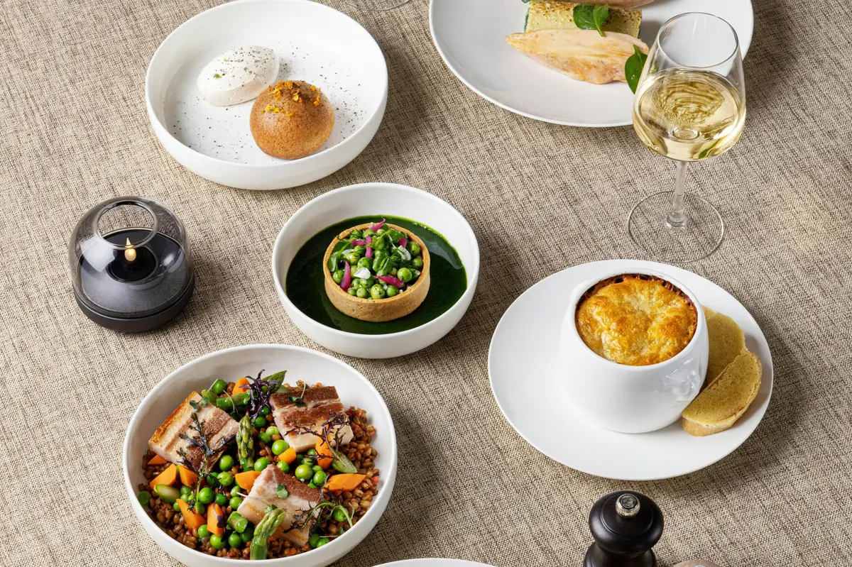 Tour Eiffel : Repas à Madame Brasserie