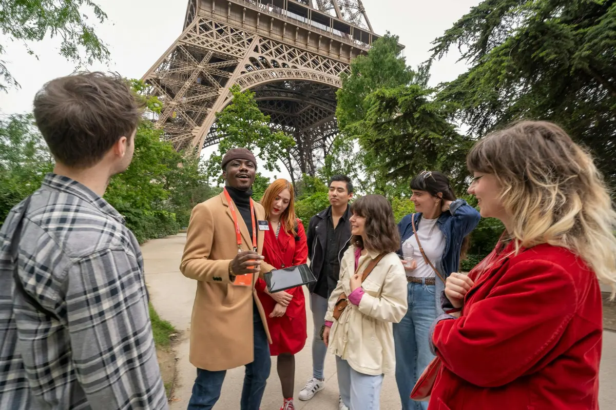 Tour Eiffel : Accès réservé au sommet + visite en petit groupe