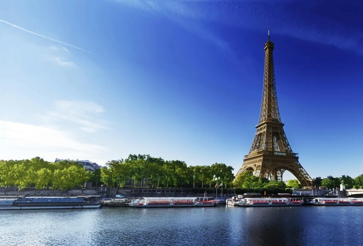 Tour Eiffel : Entrée réservée + accès au deuxième étage par ascenseur + audioguide