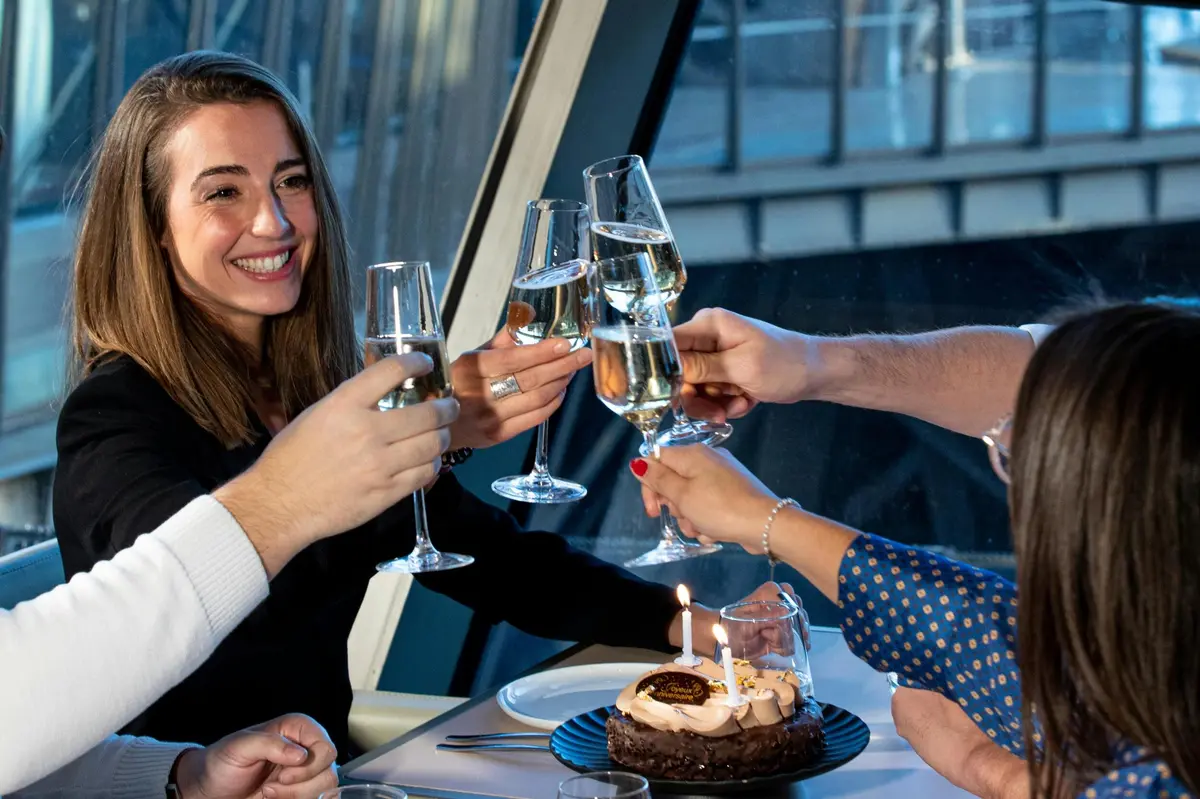 Tour Eiffel : Repas à Madame Brasserie