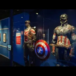 Super-héros et dinosaures expo
