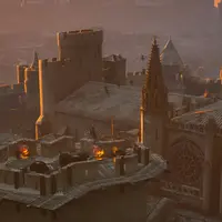 Toits de châteaux médiévaux au coucher du soleil, avec des flèches, un vitrail circulaire et des personnages sur une tourelle au milieu d'objets lumineux. &copy; Carcassonne
