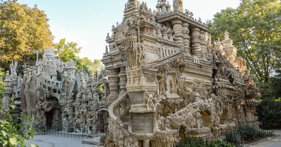 [Coup de ❤️ JDS] 12 curiosit&eacute;s architecturales en France qui semblent tout droit sorties d&rsquo;un autre monde