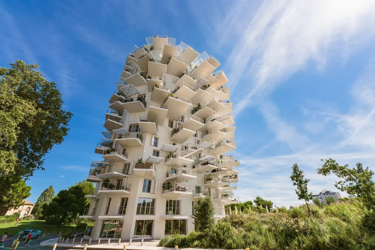 L&rsquo;Arbre Blanc de Montpellier, un immeuble aux balcons si particuliers