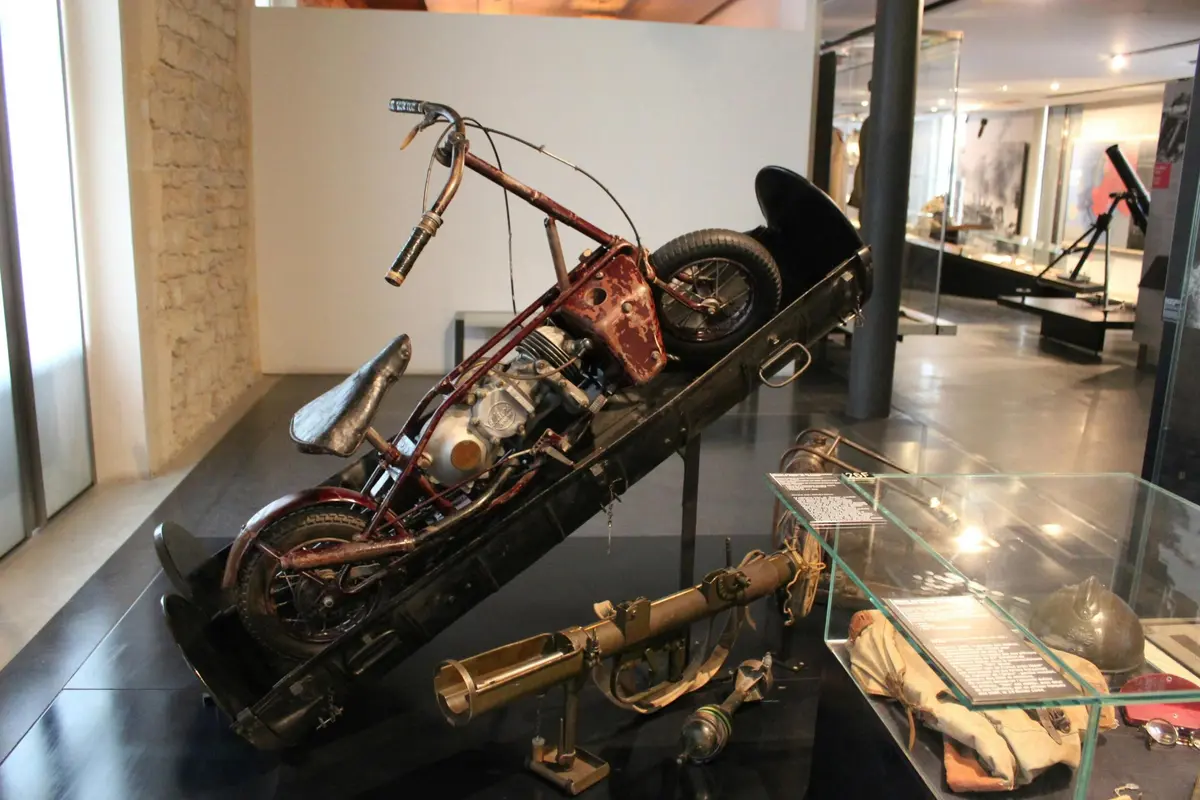 Musée de l'Armée-Les Invalides : Introduction aux guerres mondiales I et II - Petit groupe