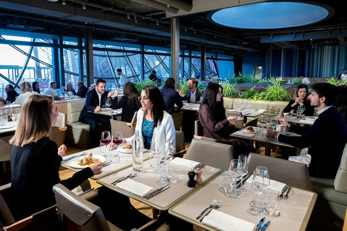 Tour Eiffel : Repas à Madame Brasserie
