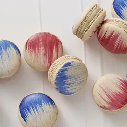 Pierre Hermé et l'Élysée lancent un coffret de macarons tricolores inédit dès le 7 mai 2026 rue du Faubourg Saint-Honoré à Paris