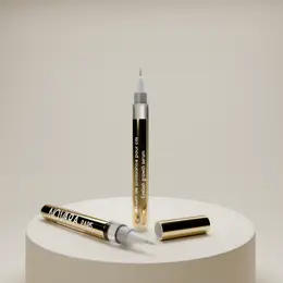 Ce sérum fabriqué en France promet des cils et sourcils visiblement plus fournis en seulement 28 jours grâce à 96 % d'ingrédients naturels