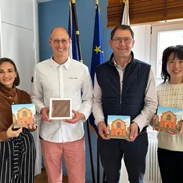 La pâtisserie Kamm de Sélestat vient de lancer une tablette de chocolat qui rend hommage à la Bibliothèque Humaniste, un souvenir gourmand inédit à offrir ou à rapporter