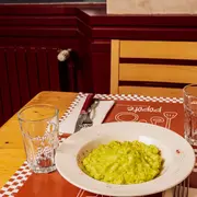 Popote, le bouillon généreux des étoilés Roussey à Conques-en-Rouergue, ouvre enfin ses portes à tous pour des repas du quotidien à moins de 17 euros