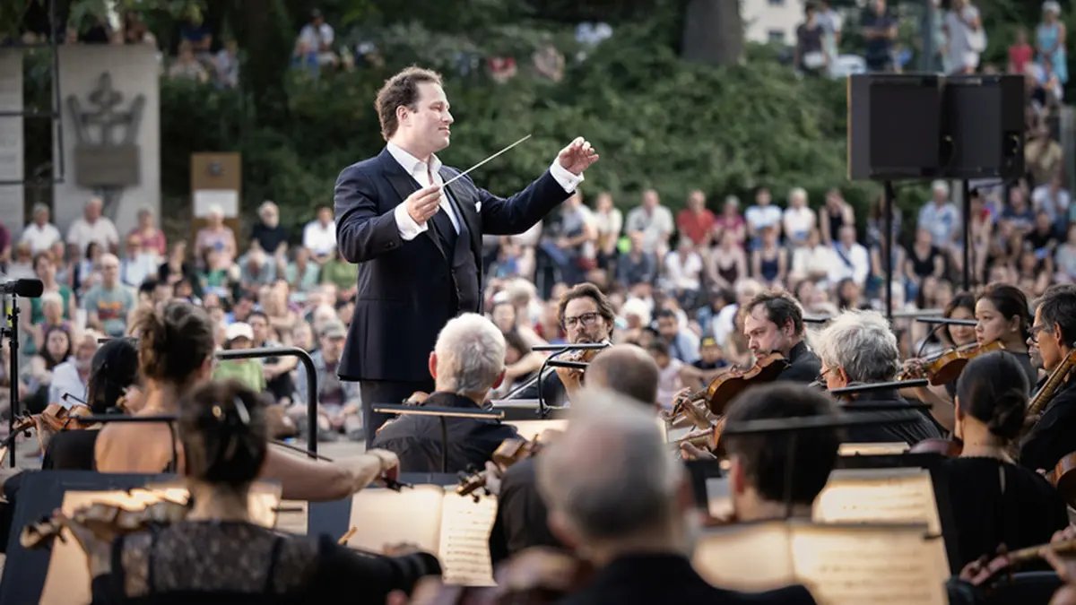 Concert gratuit de l'Orchestre National de Lyon sur le parvis de l'Auditorium