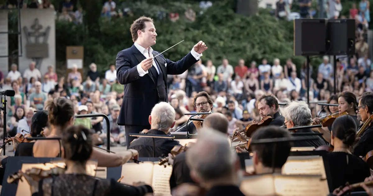 Concert gratuit de l'Orchestre National de Lyon sur le parvis de l'Auditorium