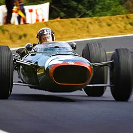 Les Trophées d'Auvergne au Circuit de Charade : voitures historiques et courses de légende