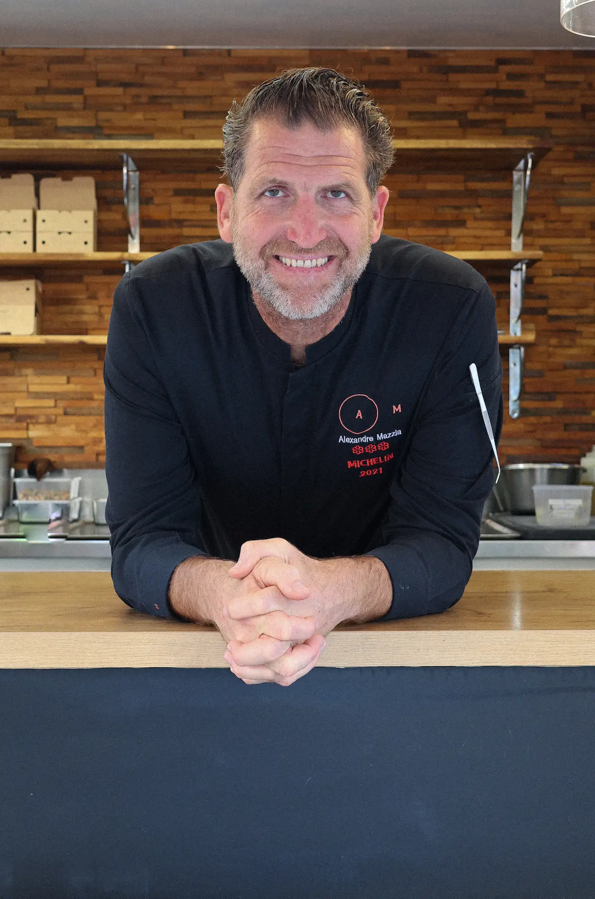 Le food-truck Michel d'Alexandre Mazzia renaît de ses cendres à Marseille fin juin avec une nouvelle identité visuelle et des recettes peaufinées