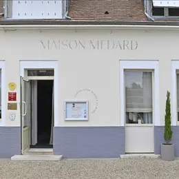 Dans le Cher, la Maison Médard sert un tartare d'autruche à plus de 50 euros le kilo et ses 500 clients en redemandent