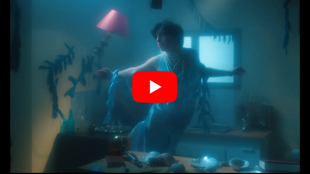 Marie Amali plonge dans une pop mélancolique envoûtante avec son nouveau clip Marée Haute, à découvrir dès le 16 juin 2026